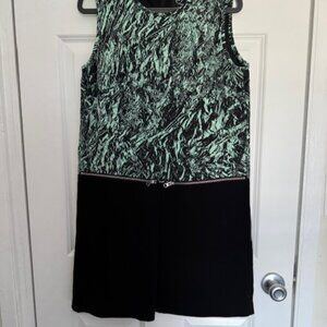 Alexander MQueen Sleeveless Dress Size IT42 Black and Fanzine Green NWT $880.00